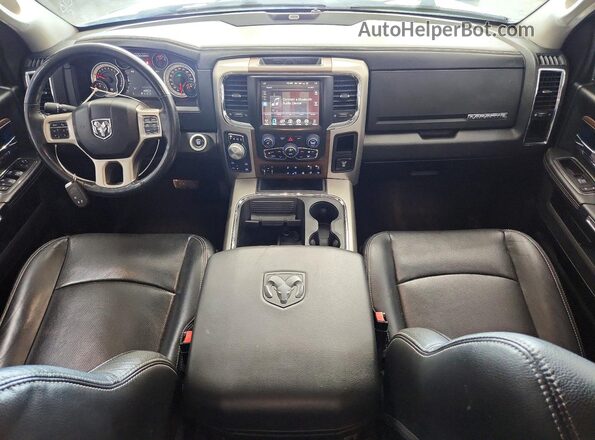 1C6RR7NTXHS863002 2017 RAM 1500 White Vista del salpicadero
