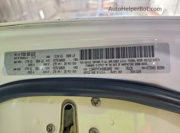 1C6RR7NTXHS863002 2017 RAM 1500 White Vista del compartimento del motor