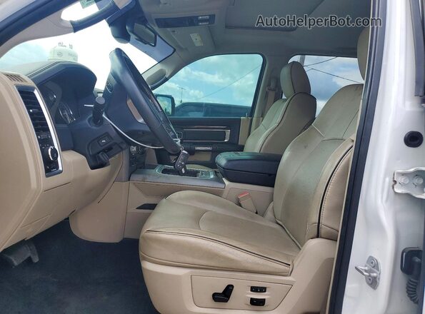 1C6RR7PT4JS144962 2018 RAM 1500 White Vista interior delantera