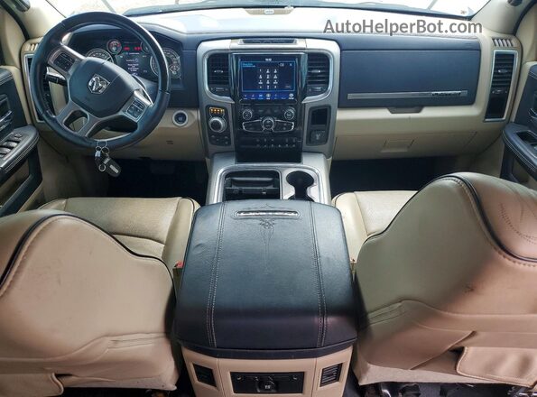 1C6RR7PT4JS144962 2018 RAM 1500 White Vista del salpicadero