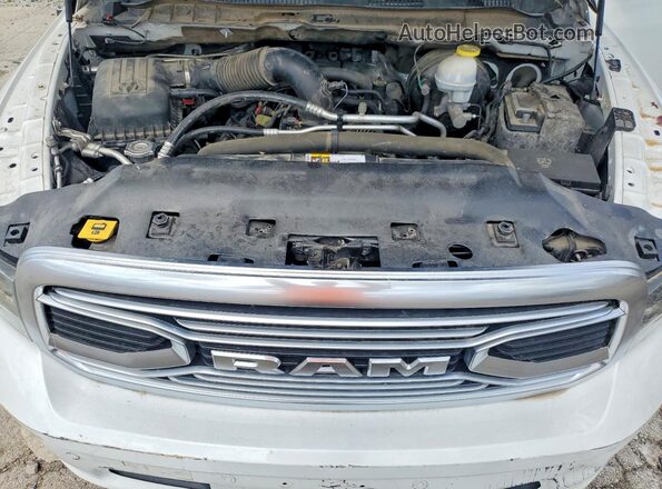 1C6RR7PT4JS144962 2018 RAM 1500 White Vista interior trasera