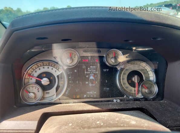 1C6RR7PT4JS192767 2018 RAM 1500 White Instrument cluster view
