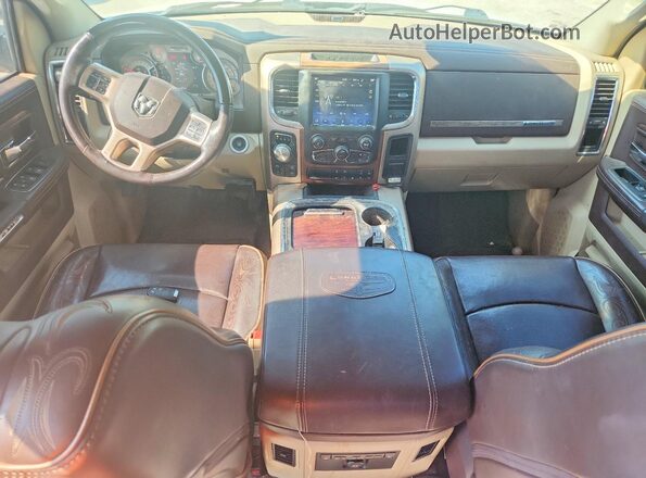1C6RR7PT4JS192767 2018 RAM 1500 White Dashboard view