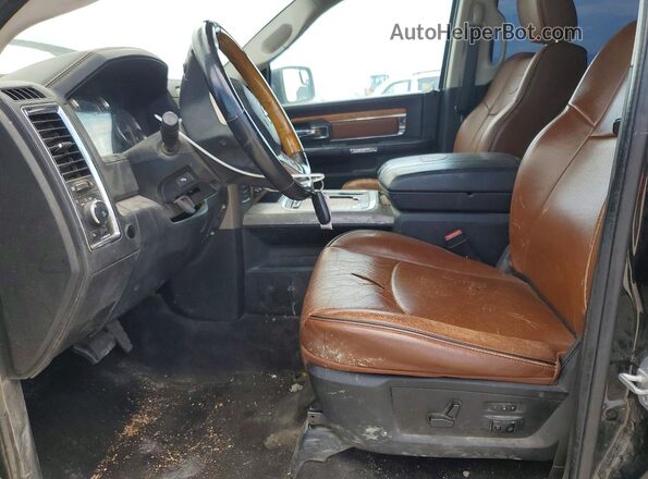1C6RR7PT5HS633669 2017 RAM 1500 Черный Вид салона спереди