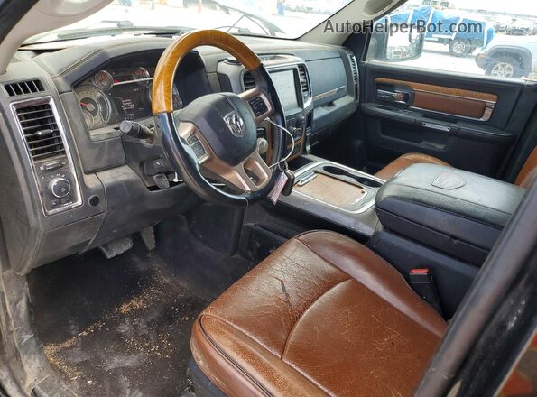 1C6RR7PT5HS633669 2017 RAM 1500 Черный Вид панели приборов