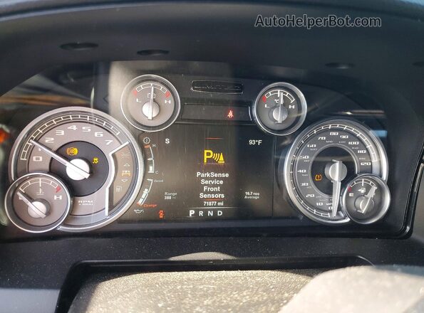 1C6RR7PT7HS697745 2017 RAM 1500 Черный Вид щитка приборов