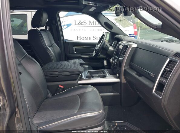 1C6RR7PT9JS139790 2018 RAM 1500 Gray Widok wnętrza z przodu