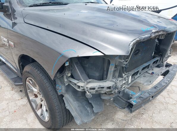 1C6RR7PT9JS139790 2018 RAM 1500 Gray Widok z przodu