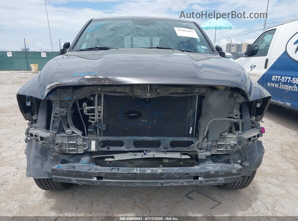 1C6RR7PT9JS139790 2018 RAM 1500 Gray Widok zestawu wskaźników