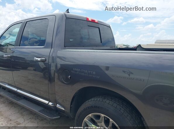 1C6RR7PT9JS139790 2018 RAM 1500 Gray Widok wnętrza 360 stopni