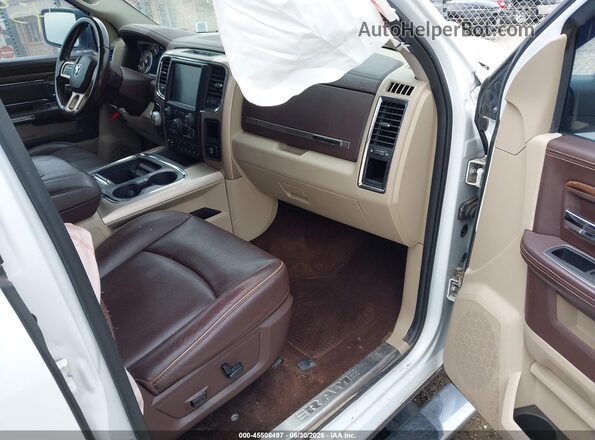 1C6RR7PTXHS843507 2017 RAM 1500 White Front interior view