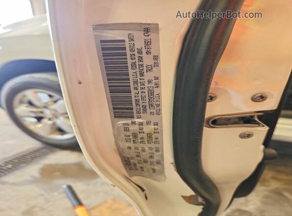 1C6RR7SM2KS682013 2019 RAM 1500 Белый Вид подкапотного пространства