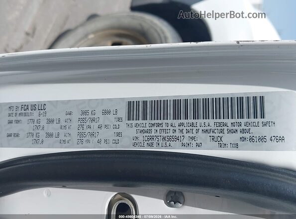 1C6RR7ST0KS659417 2019 RAM 1500 CLASSIC White Widok komory silnika