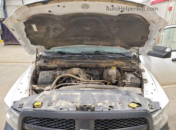 1C6RR7ST6NS232425 2022 RAM 1500 White Вид задньої частини салону