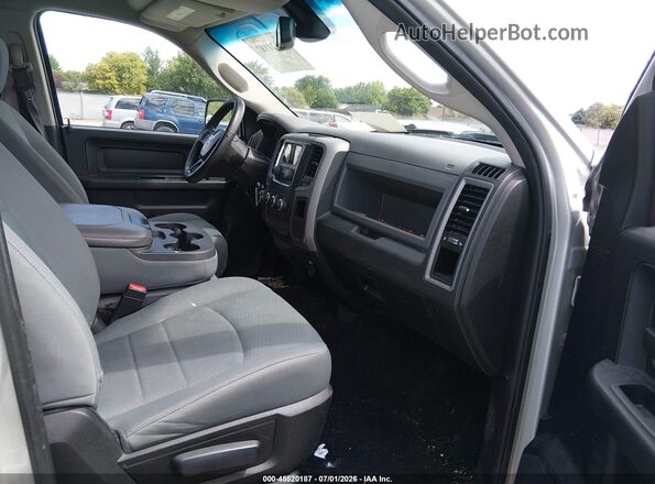 1C6RR7ST7GS337459 2016 RAM 1500 Серебряный Вид салона спереди