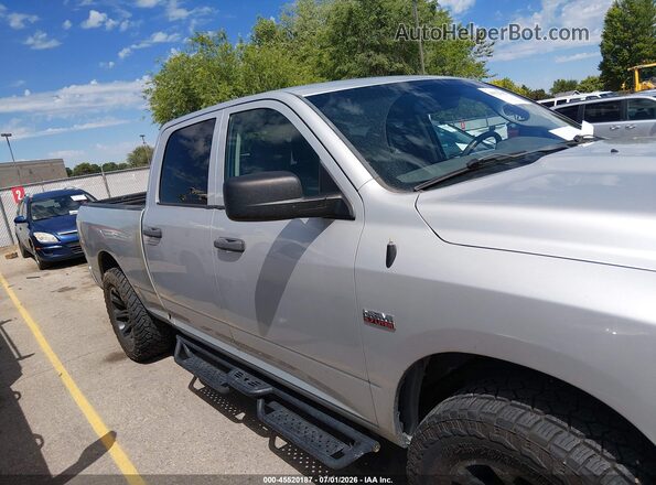 1C6RR7ST7GS337459 2016 RAM 1500 Серебряный Вид спереди