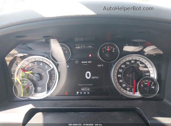 1C6RR7TM8JS273205 2018 RAM 1500 White უკანა სავარძლების ხედი