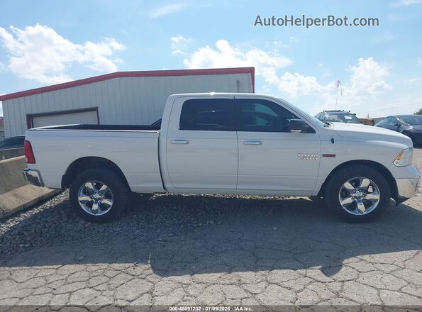 1C6RR7TM8JS273205 2018 RAM 1500 White უკანა სალონის ხედი