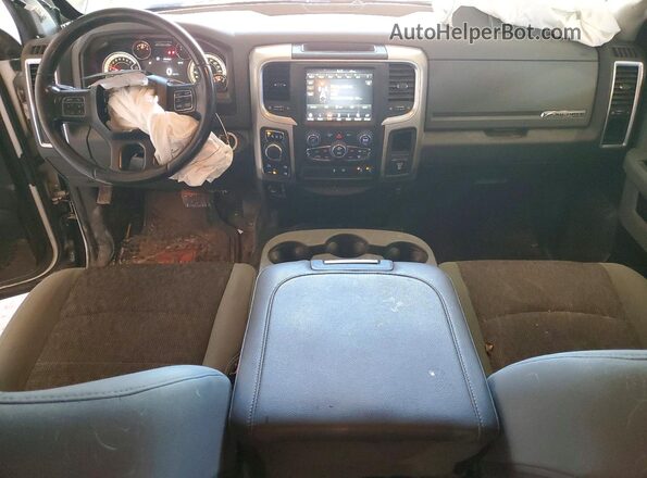 1C6RR7TT1KS530908 2019 RAM 1500 White Vista del salpicadero