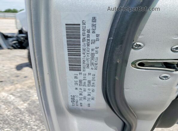 1C6RR7TT3HS646586 2017 RAM 1500 Silver Вид підкапотного простору