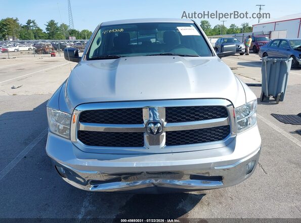 1C6RR7TT4HS623432 2017 RAM 1500 Silver Սարքավորումների վահանակի տեսք