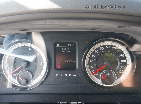 1C6RR7TT4HS623432 2017 RAM 1500 Silver Հետևի նստատեղերի տեսք