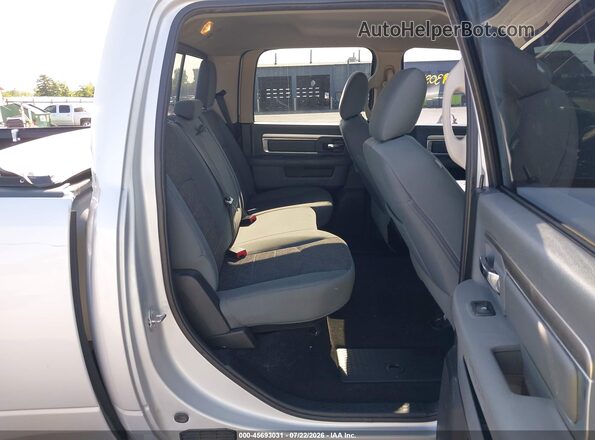 1C6RR7TT4HS623432 2017 RAM 1500 Silver VIN կոդի պիտակի տեսք