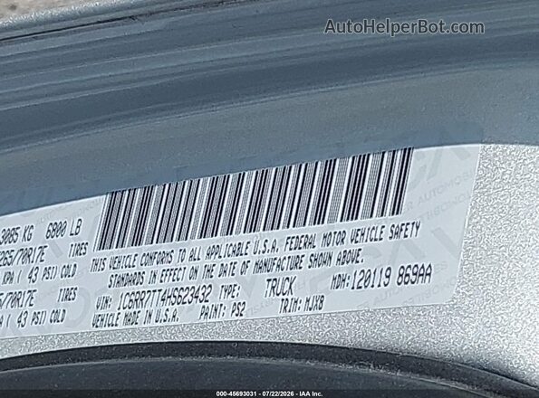 1C6RR7TT4HS623432 2017 RAM 1500 Silver Շարժիչի բաժամունքի տեսք