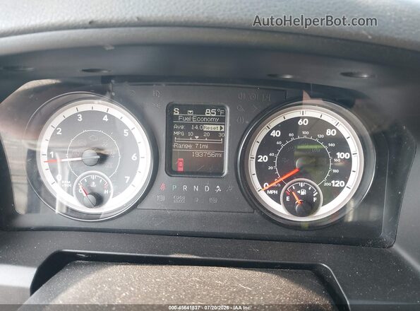 1C6RR7TT8HS709715 2017 RAM 1500 Gray Вид задніх сидінь