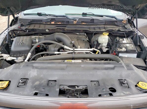 1C6RR7UTXJS174469 2018 RAM 1500 Угольный Вид задней части салона