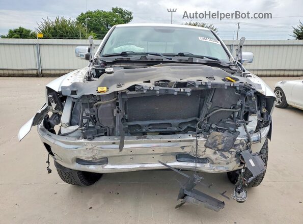 1C6RR7VT0HS722116 2017 RAM 1500 White Widok z przodu