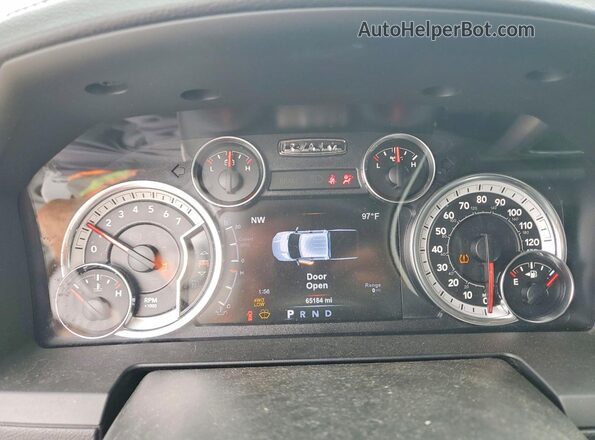 1C6RR7VT0HS722116 2017 RAM 1500 White Widok zestawu wskaźników