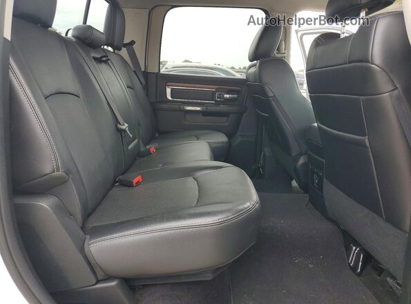 1C6RR7VT0HS722116 2017 RAM 1500 White Widok tylnych siedzeń