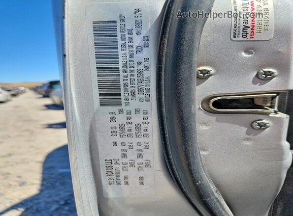 1C6RR7VT4GS153026 2016 RAM 1500 Silver Widok komory silnika