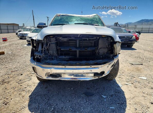 1C6RR7VT4GS153026 2016 RAM 1500 Silver Widok z przodu