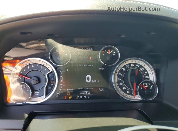 1C6RR7VT8HS508183 2017 RAM 1500 Black ხელსაწყოთა პანელის ხედი