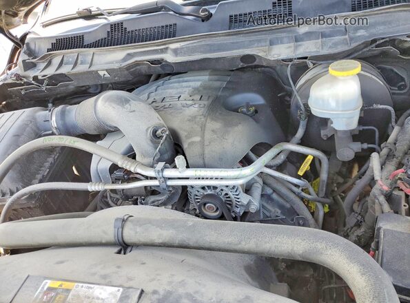 1C6RR7WT4HS729679 2017 RAM 1500 Черный Вид задней части салона