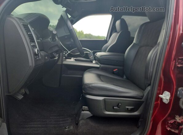 1C6RR7YT0JS203973 2018 RAM 1500 Бордовый Вид салона спереди
