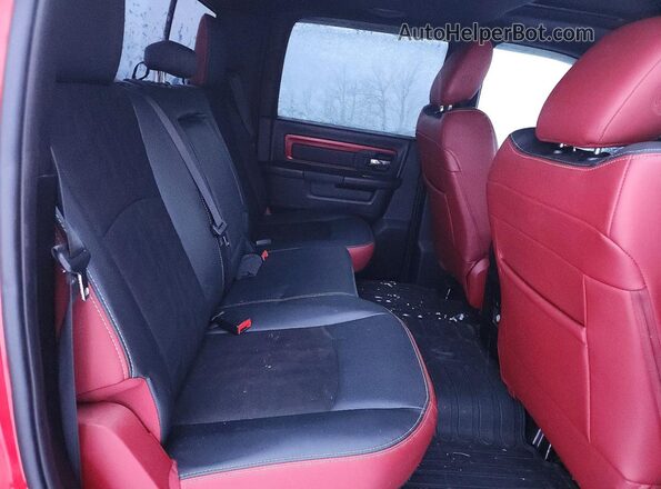 1C6RR7YT1GS217079 2016 RAM 1500 Red Vista de los asientos traseros