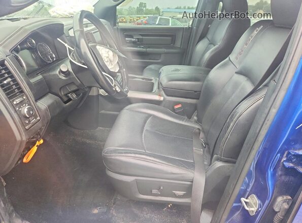 1C6RR7YT1JS199836 2018 RAM 1500 Blue Widok wnętrza z przodu