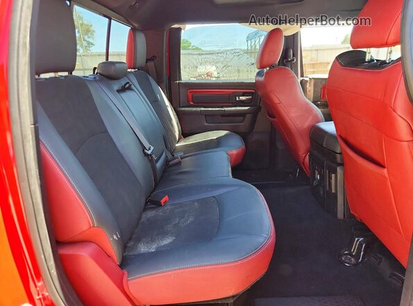 1C6RR7YT8GS363480 2016 RAM 1500 Red Vista de los asientos traseros