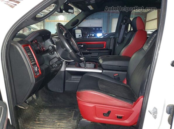 1C6RR7YTXHS667167 2017 RAM 1500 White Вид салону спереду