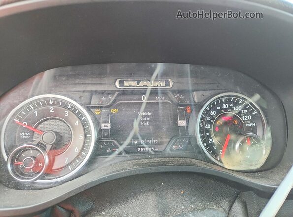 1C6RREBT5LN123776 2020 RAM 1500 Белый Вид щитка приборов
