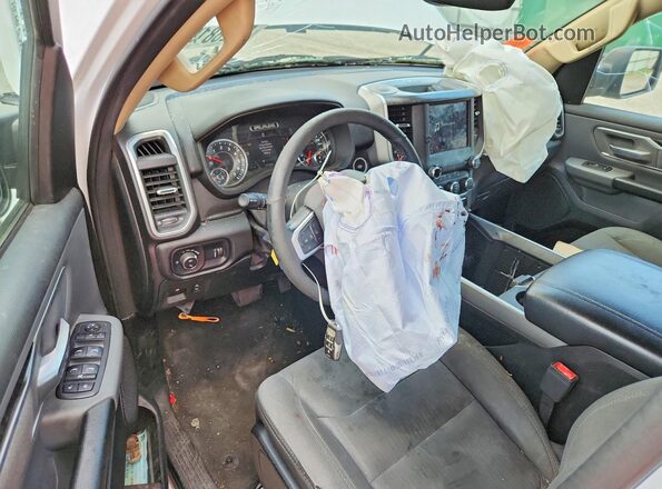 1C6RREBT5LN123776 2020 RAM 1500 Белый Вид панели приборов