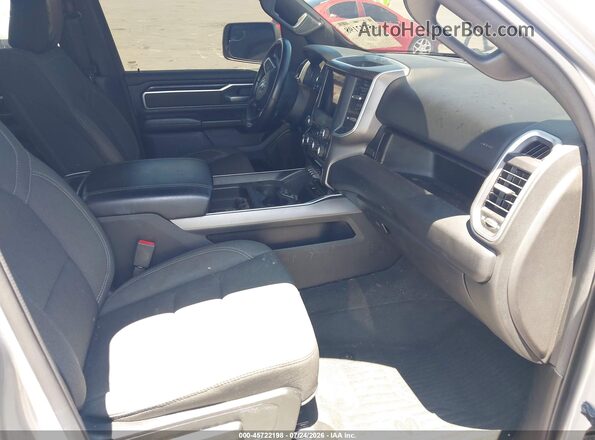 1C6RREBT5MN807292 2021 RAM 1500 Silver Widok wnętrza z przodu