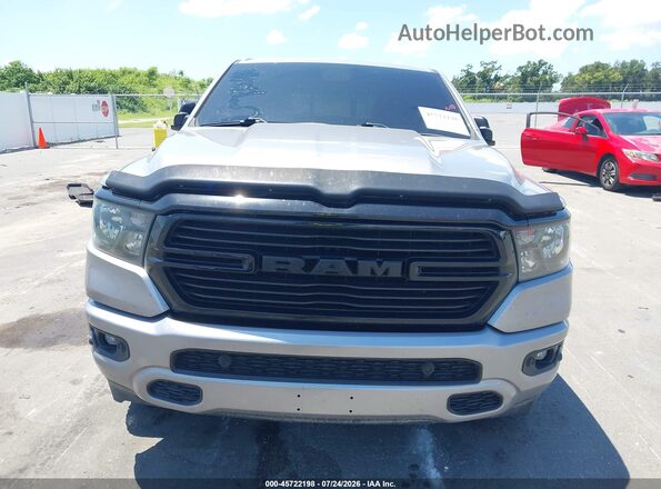 1C6RREBT5MN807292 2021 RAM 1500 Silver Widok wnętrza z tyłu