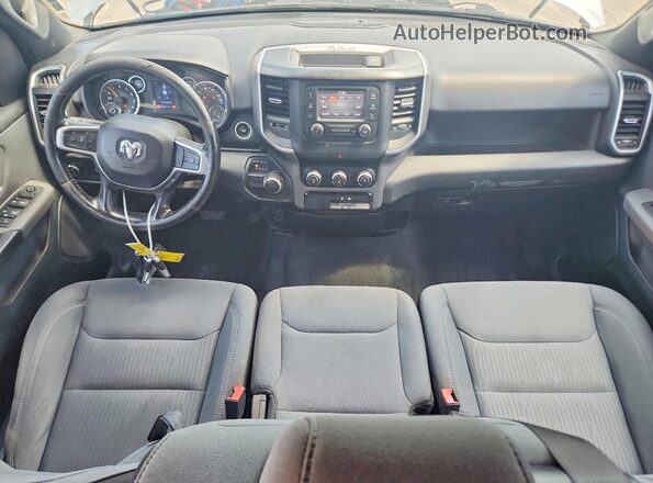1C6RREBT8MN530198 2021 RAM 1500 Silver Առջևի վահանակի տեսք