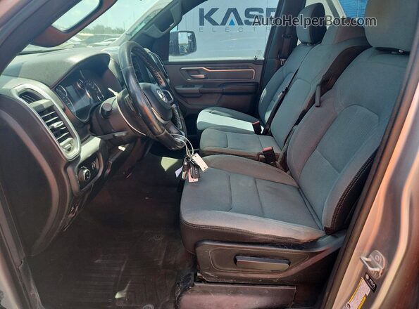 1C6RREBT8MN530198 2021 RAM 1500 Silver Սալոնի դիմացի տեսք