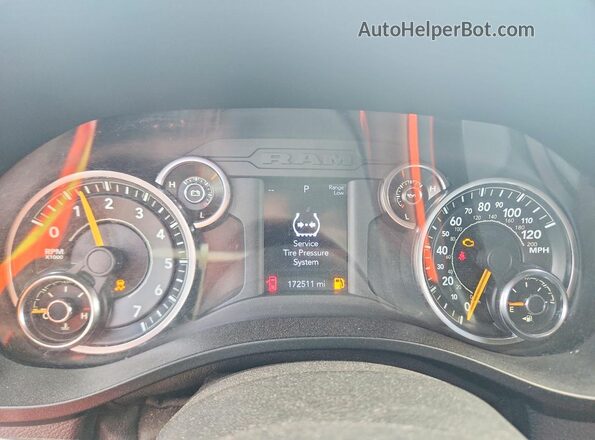 1C6RREBT8MN530198 2021 RAM 1500 Silver Սարքավորումների վահանակի տեսք