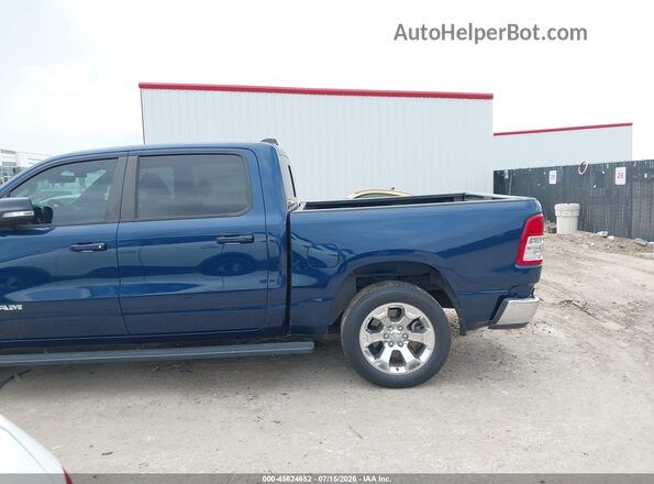 1C6RREFG2MN593875 2021 RAM 1500 Blue Rear interior view